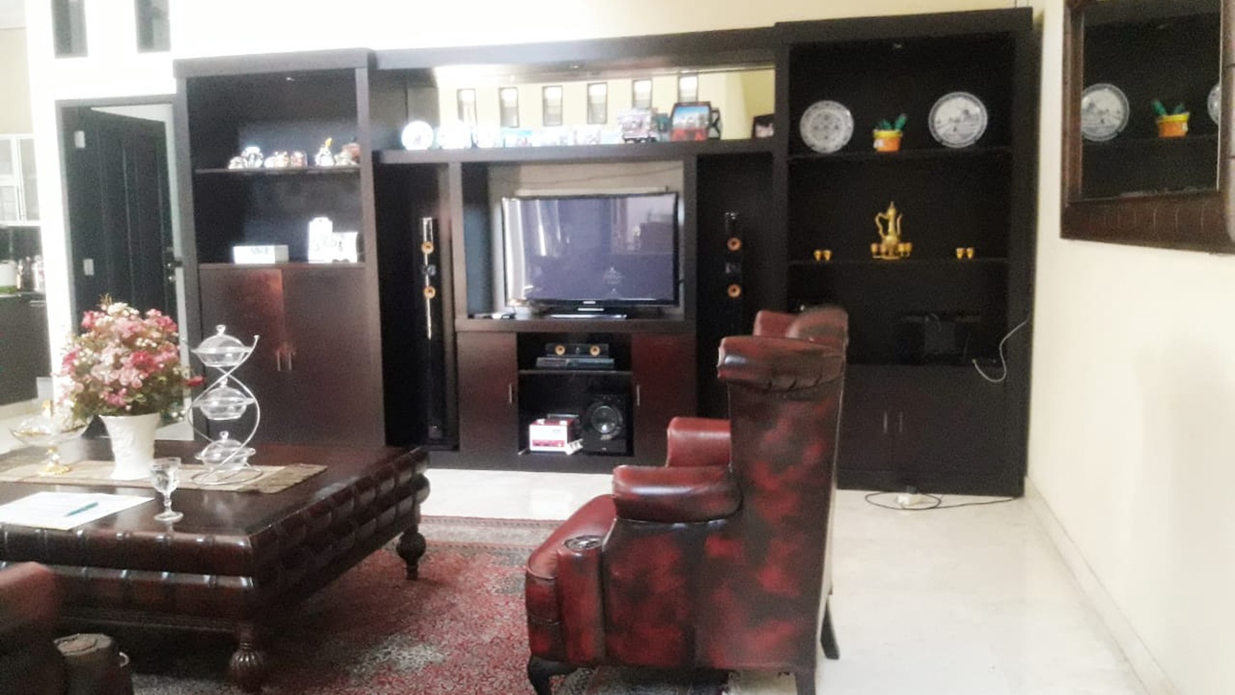 Rumah LUX ada s.pool daerah bintaro