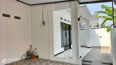 Rumah Hook Dalam Komplek dengan Bangunan Baru dan Siap Huni @Rempoa