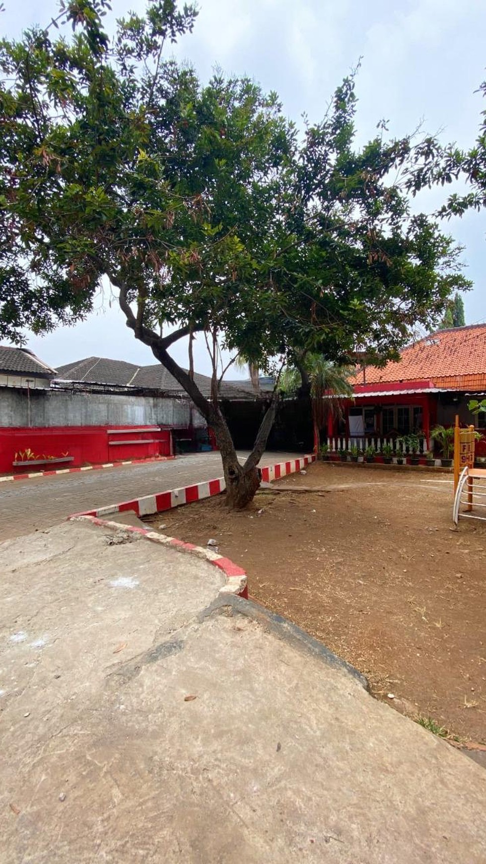 Rumah Siap Huni Tanah Luas Cocok untuk usaha Area Cipete