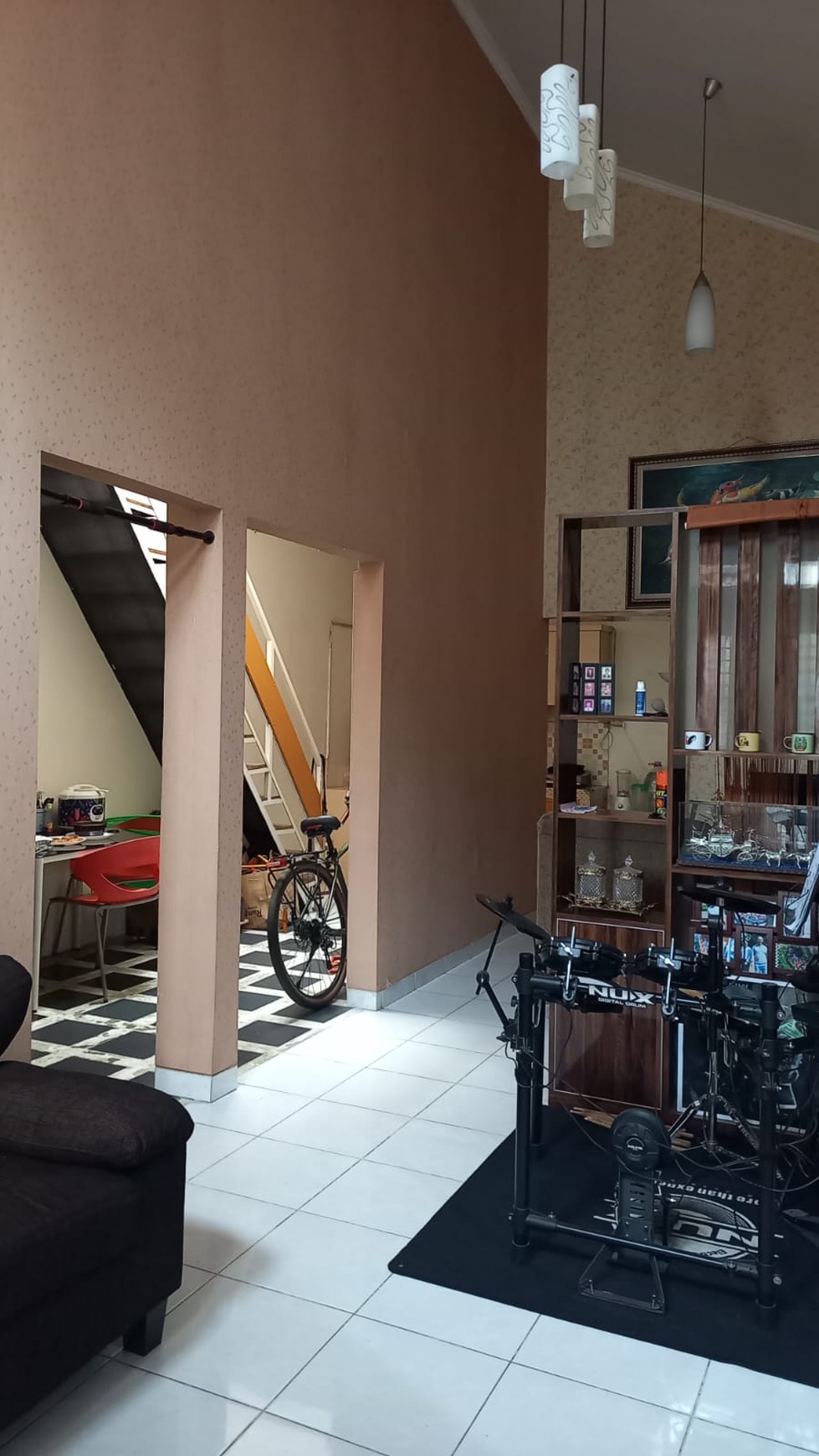 Rumah siap huni dekat stts KA Sudimara Bintaro, Ciputat TabgSel  .