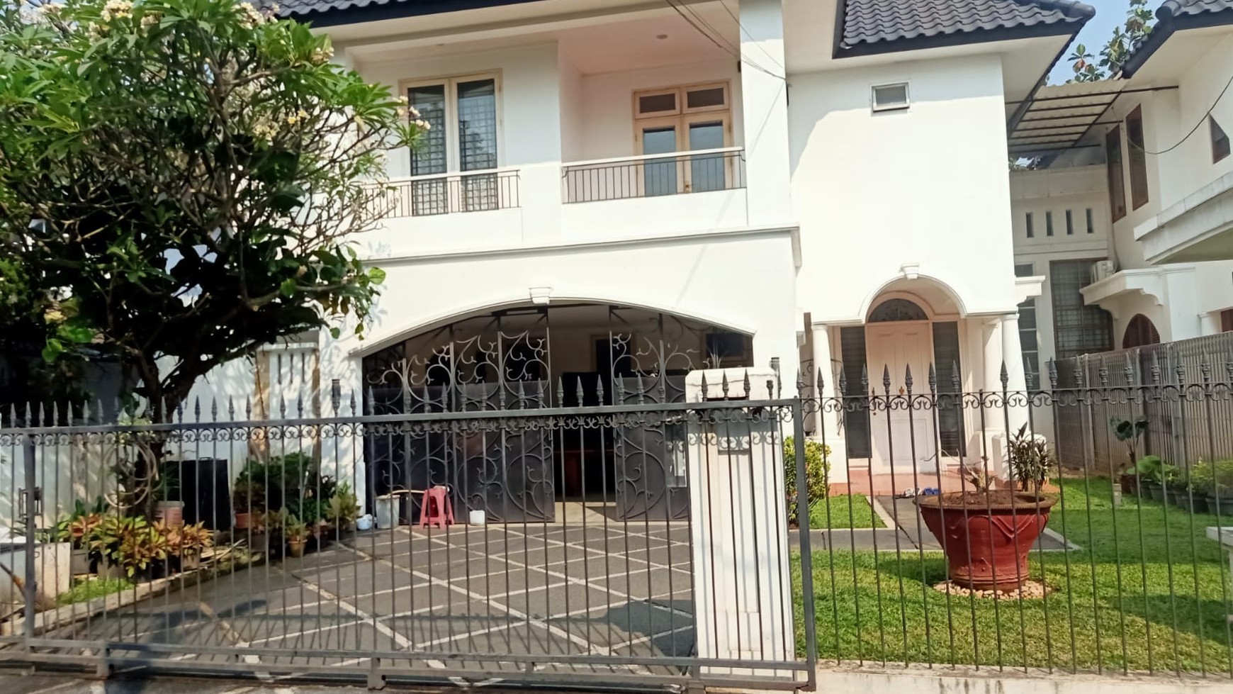 Rumah Asri 2 Lantai di Jl Gempol Ceger Jakarta Timur