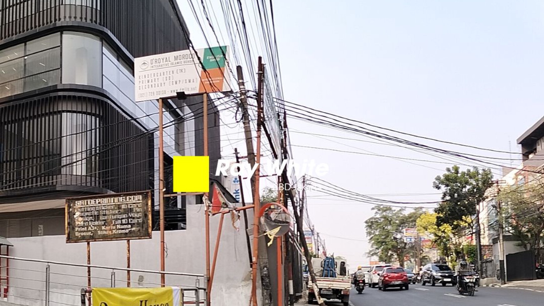 Ruang Usaha Ex Showroom Pinggir Jalan Radio Dalam Raya