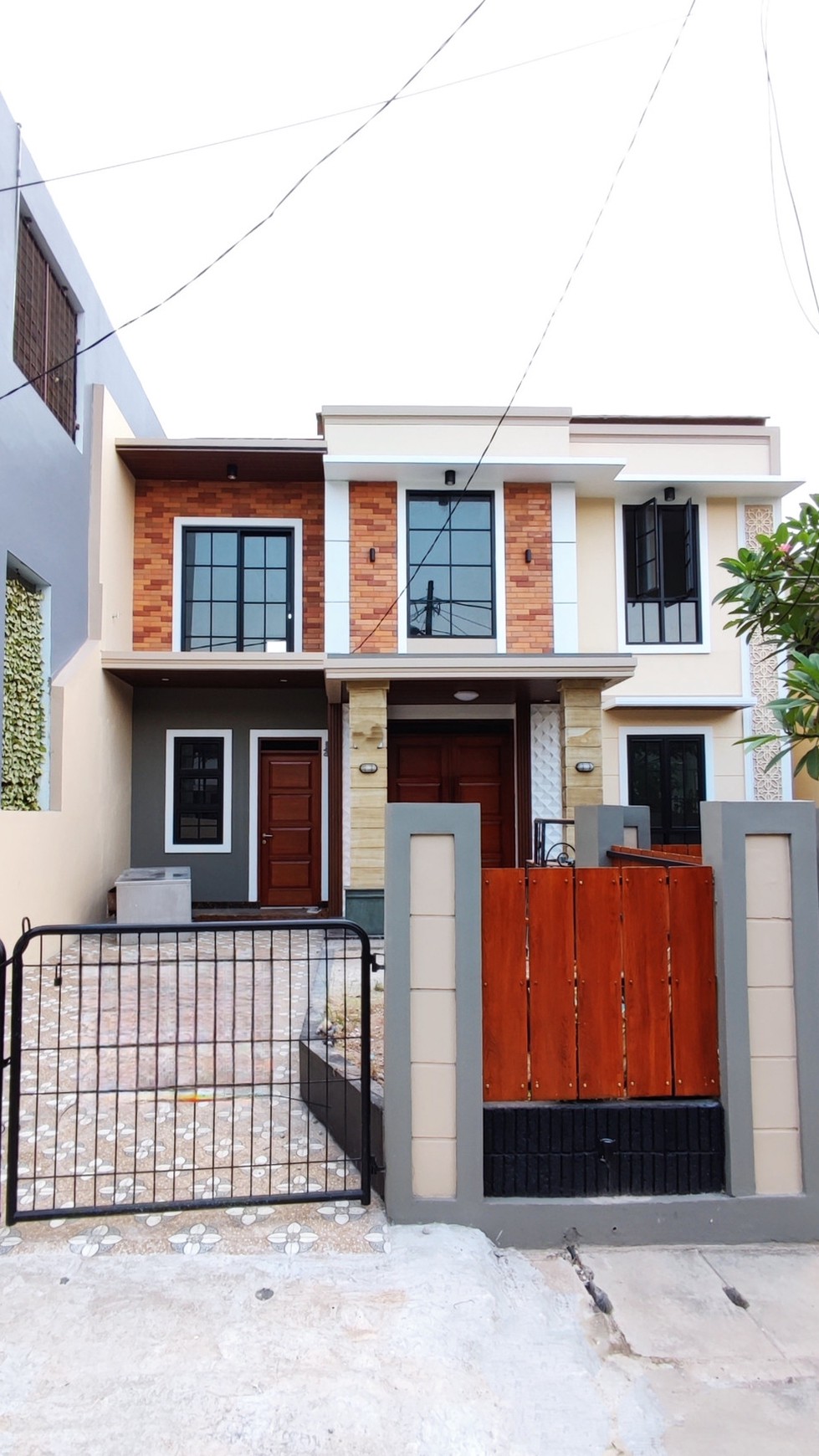 Rumah 2 lantai baru jadi di Griya Loka, BSD CIty