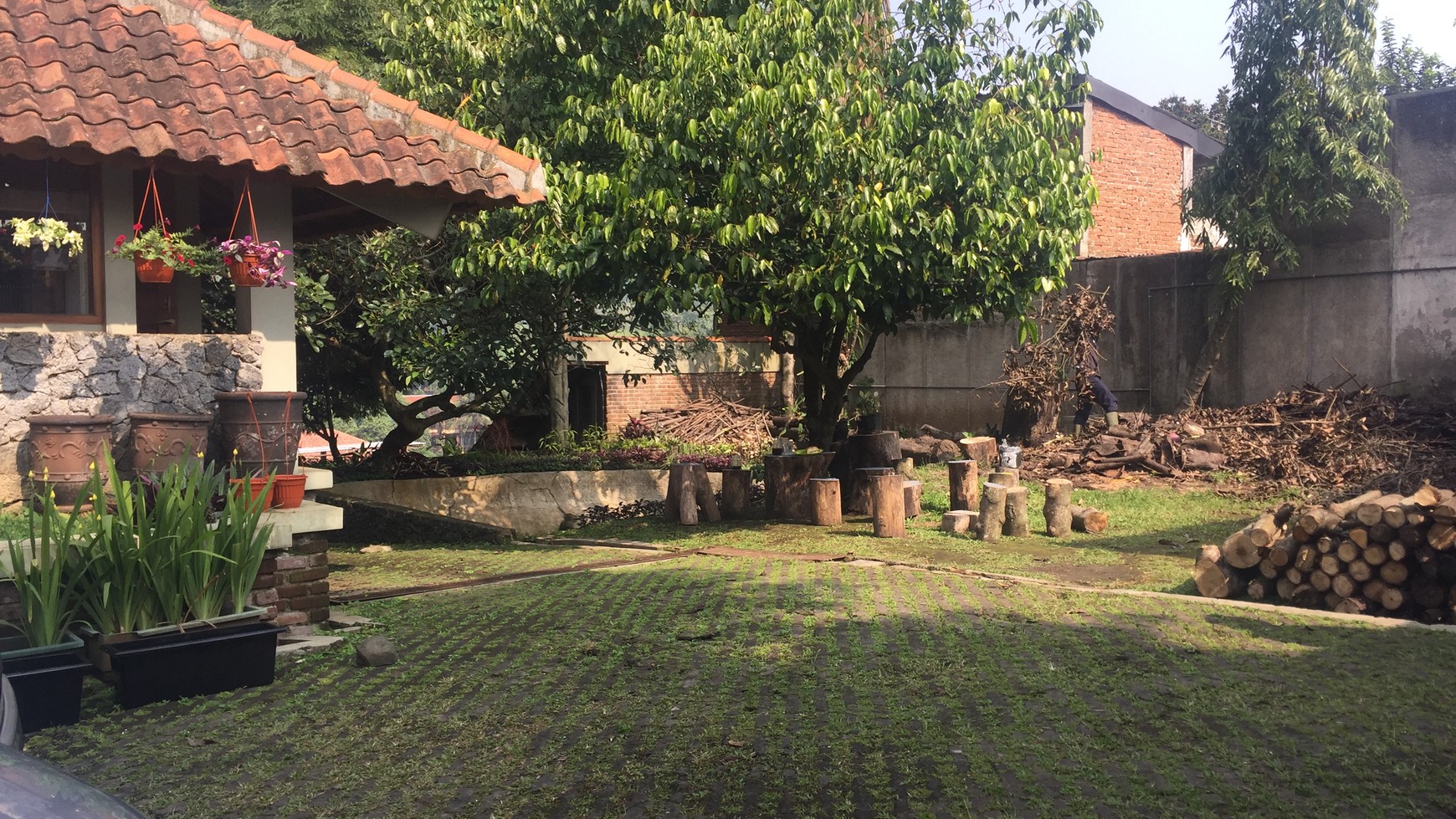 Rumah Etnik dan Asri di Ciumbeluit Bandung Utara