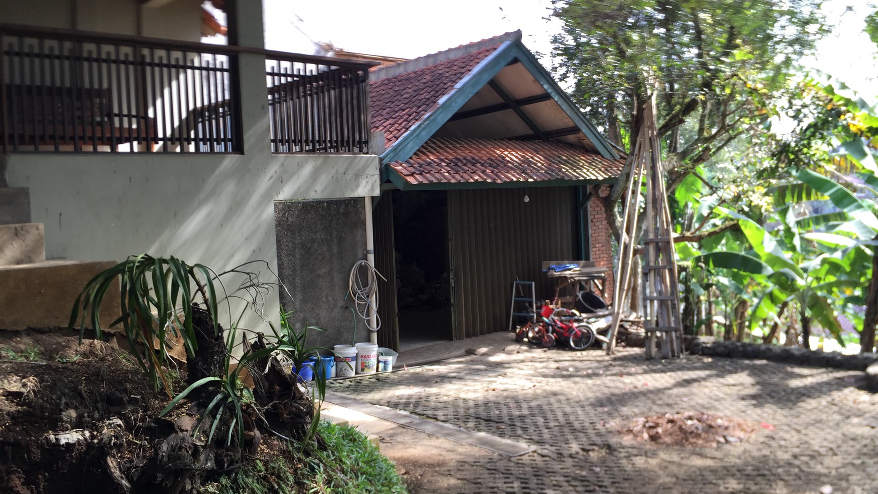 Rumah Etnik dan Asri di Ciumbeluit Bandung Utara