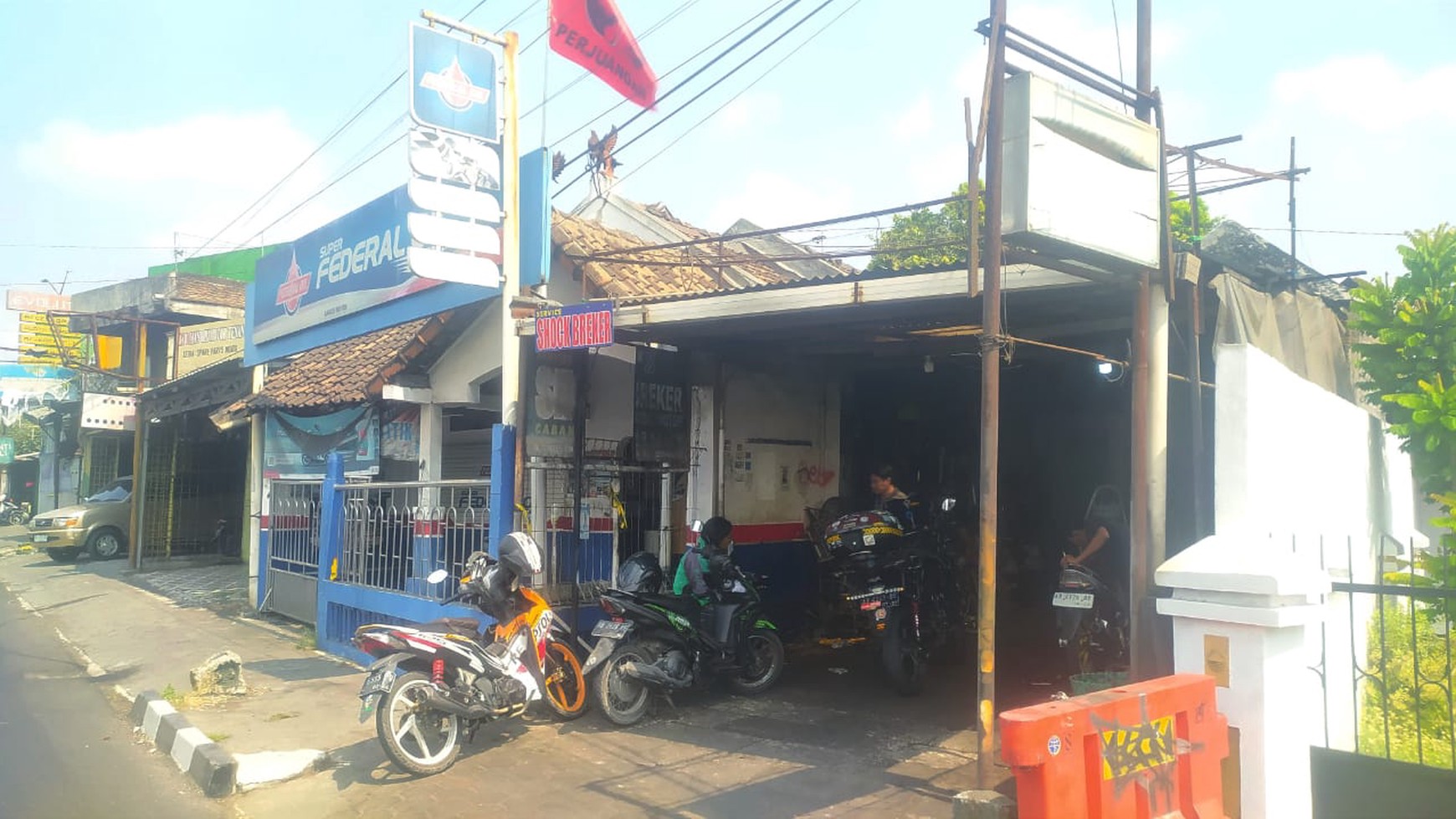 Ruang Usaha Lokasi Srategis di Jalan Wates