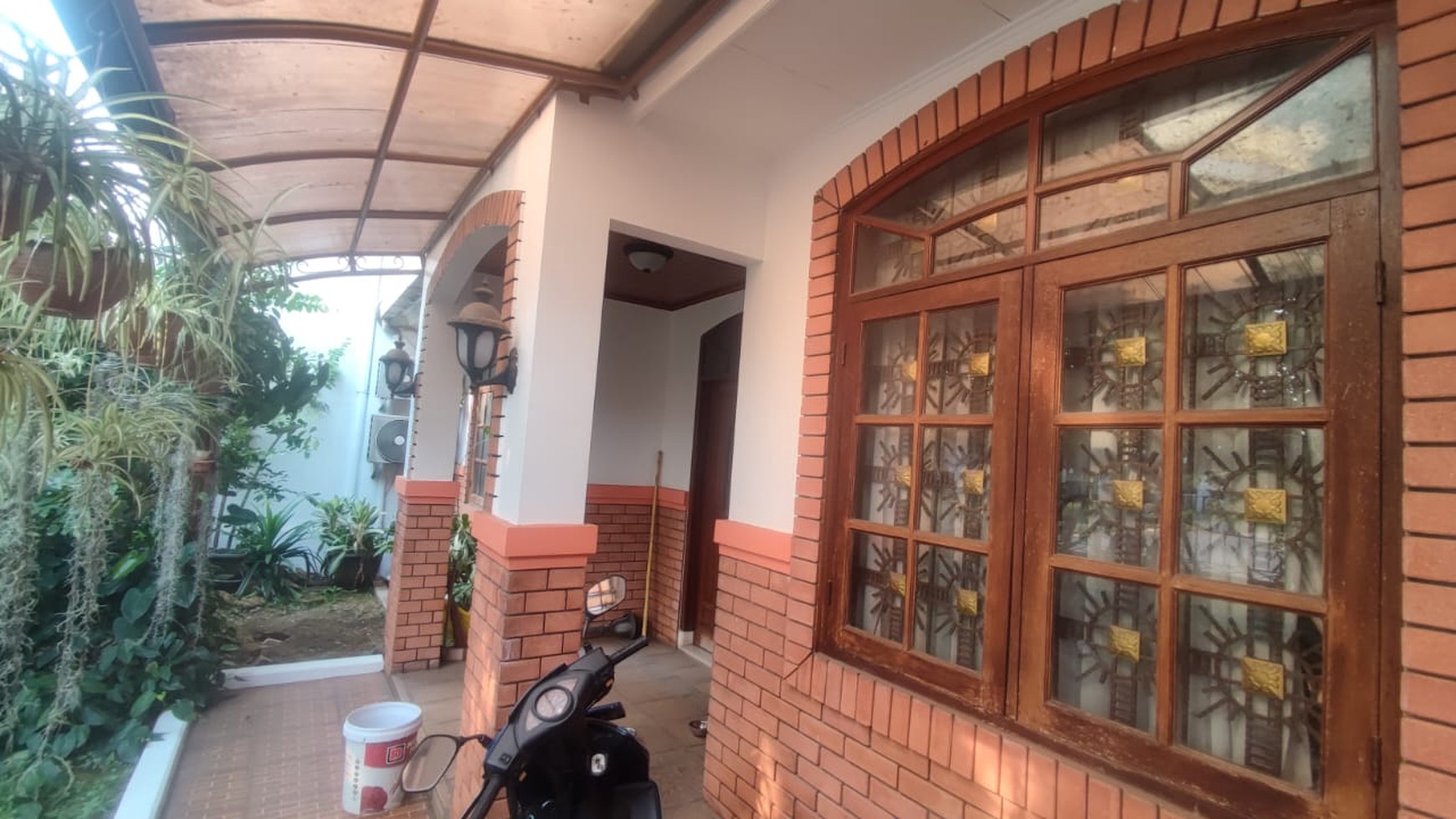 Rumah 2 lt second Boulevard di Kota Wisata