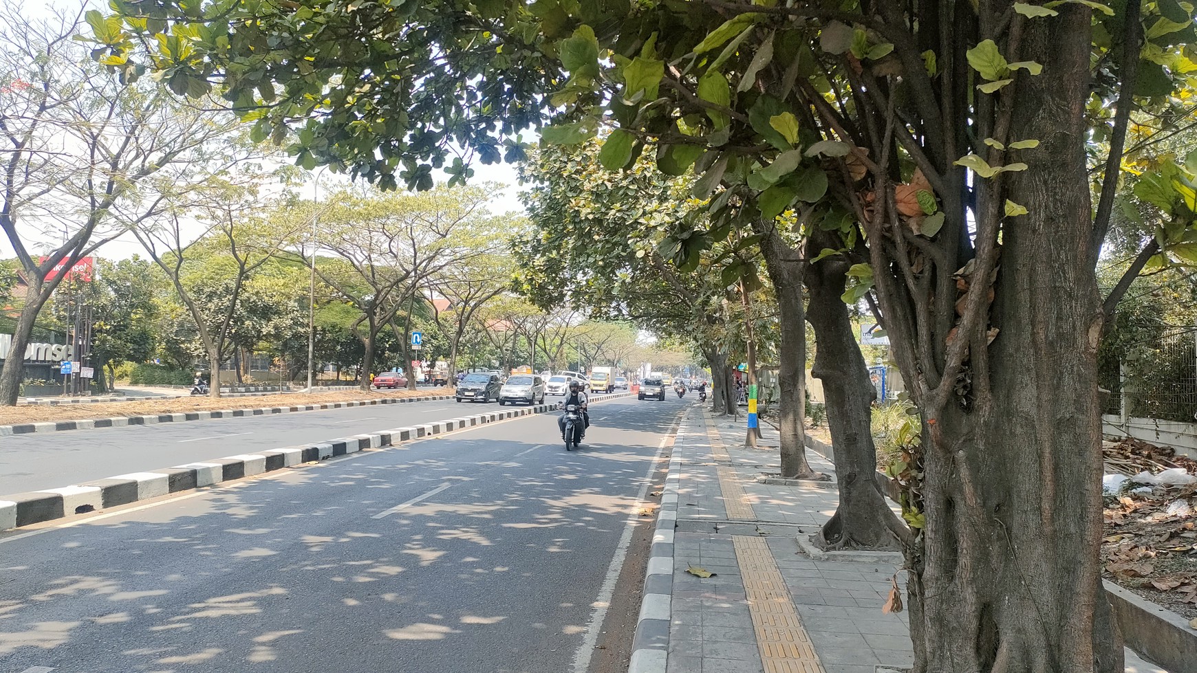 Kantor dan  Gudang di Soekarno-Hatta  luas 3500m2, kondisi masih bagus, untuk gudang distribusi,  lokasi strategis