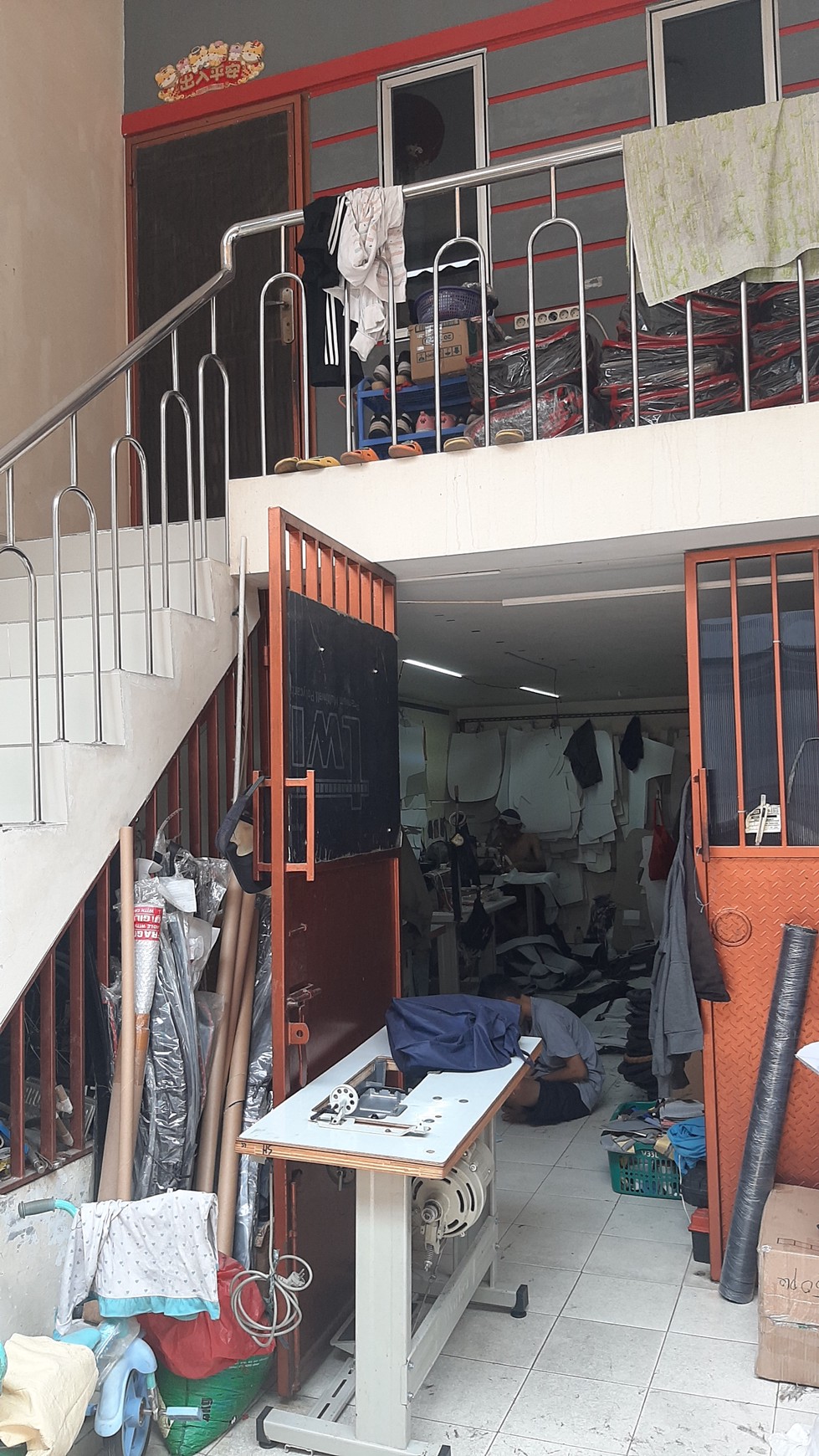 Dijual rumah di Teluk Gong