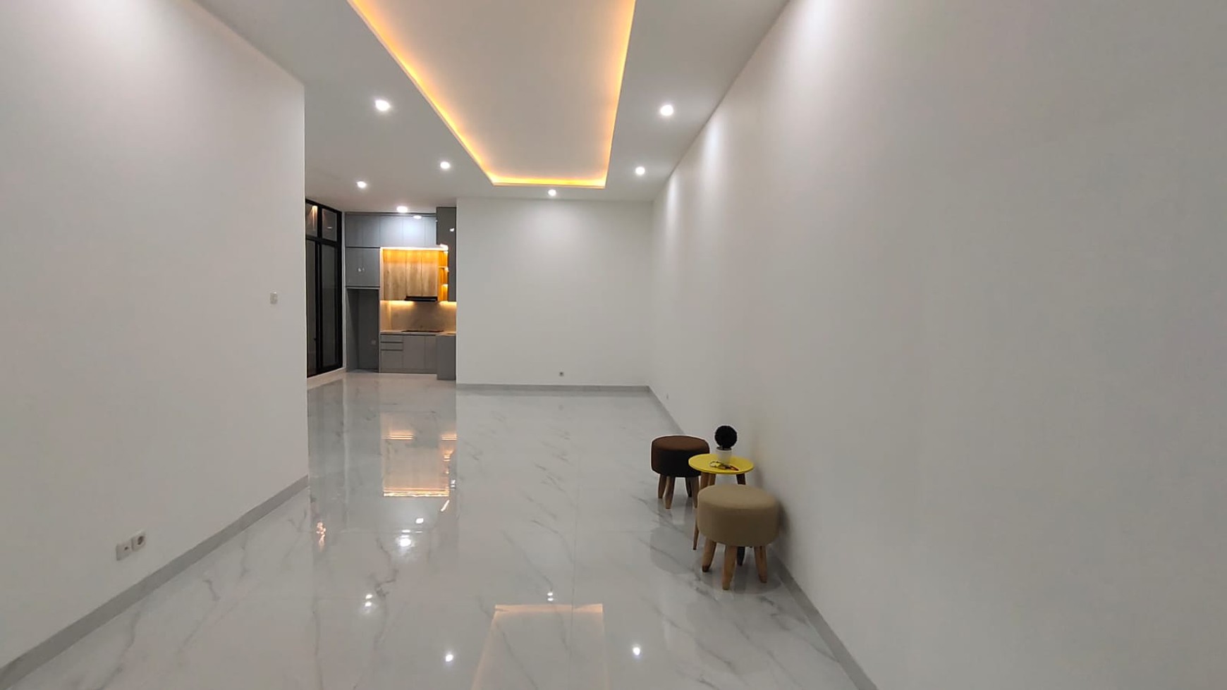 Jarang ada. Rumah modern Nusa Loka BSD harga oke.