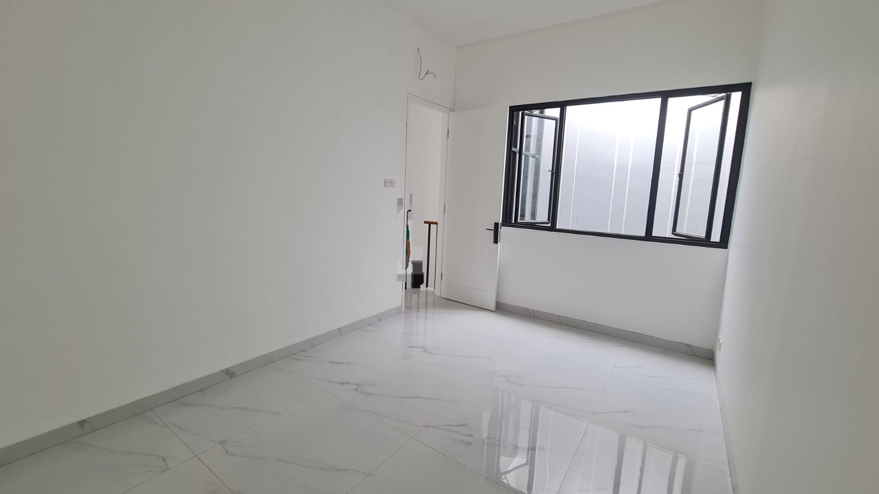 Jarang ada. Rumah modern Nusa Loka BSD harga oke.