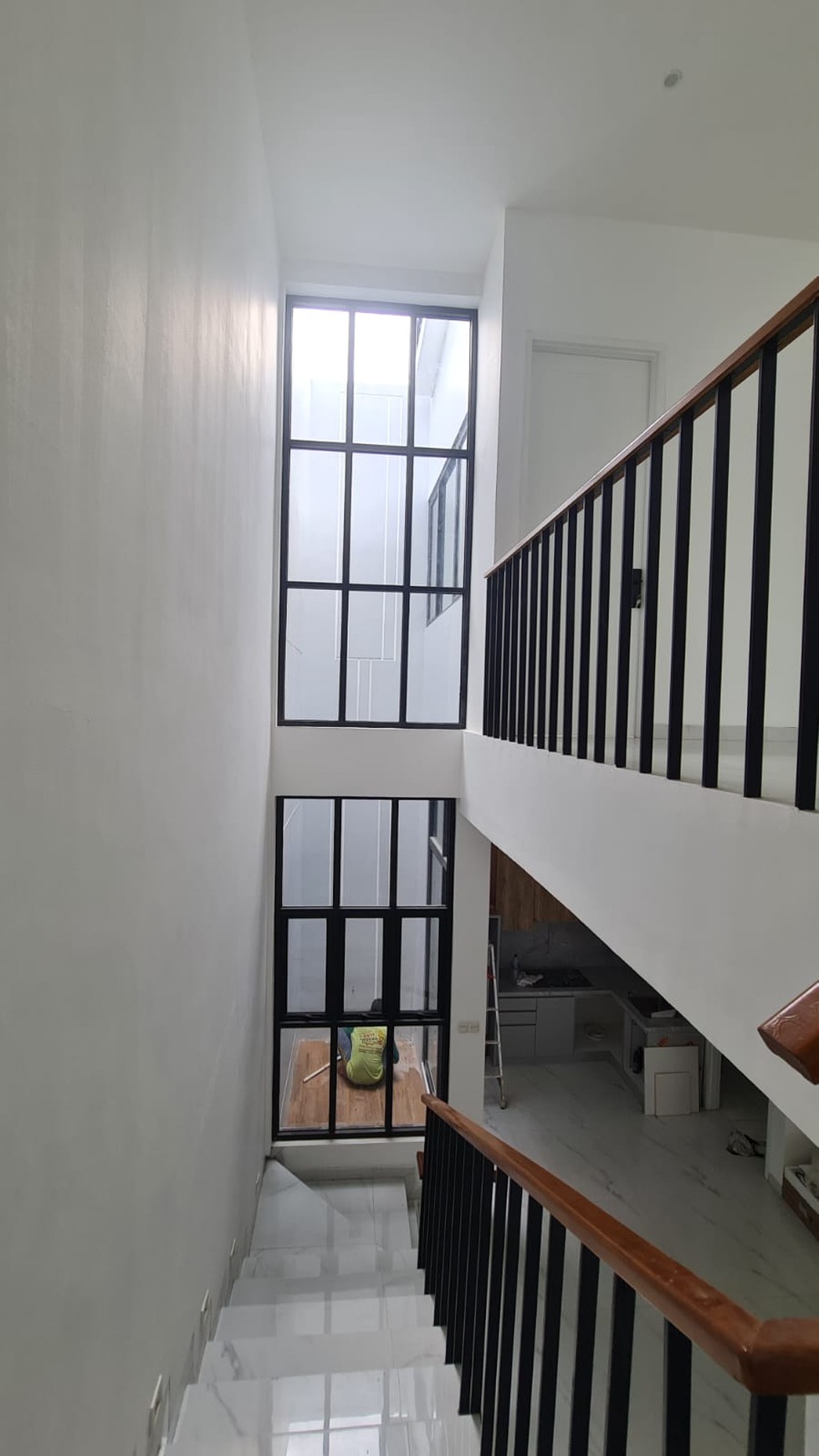 Jarang ada. Rumah modern Nusa Loka BSD harga oke.
