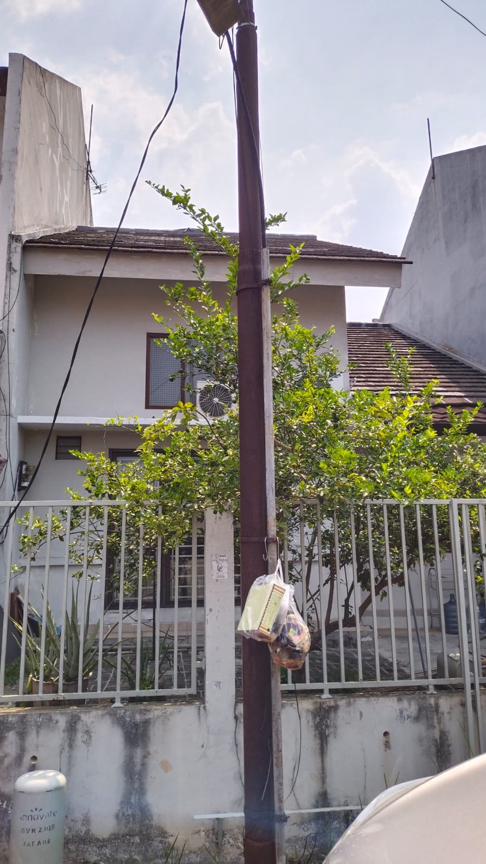 Dijual Rumah Murah di Jalan Kencana Loka, BSD, Tangerang