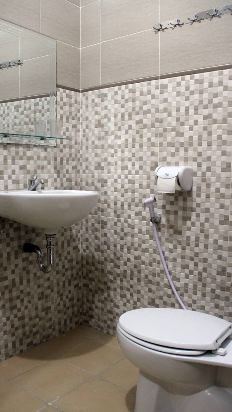 TANAH BONUS BANGUNAN RUMAH FULL FURNISH, HANYA BEBERAPA LANGKAH DARI AMBARUKMO PLAZA
