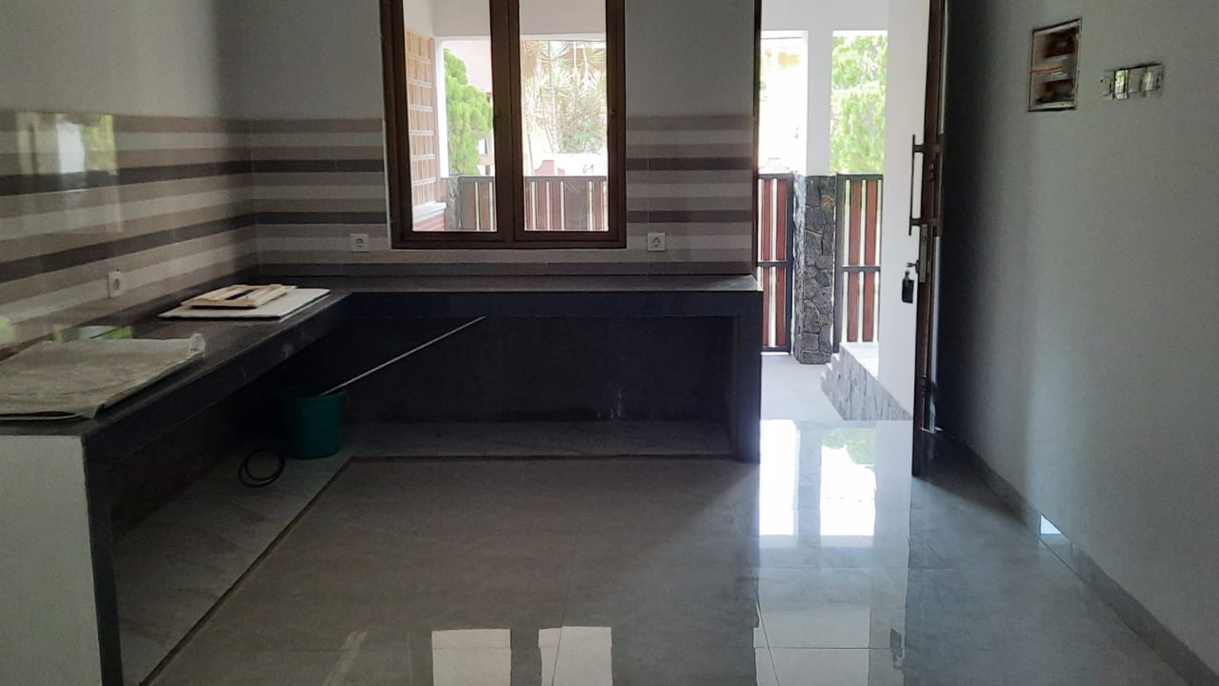 Rumah Baru Full Furnished, Siap Huni dan Strategis Dekat Stasiun Sudimara (Jombang)