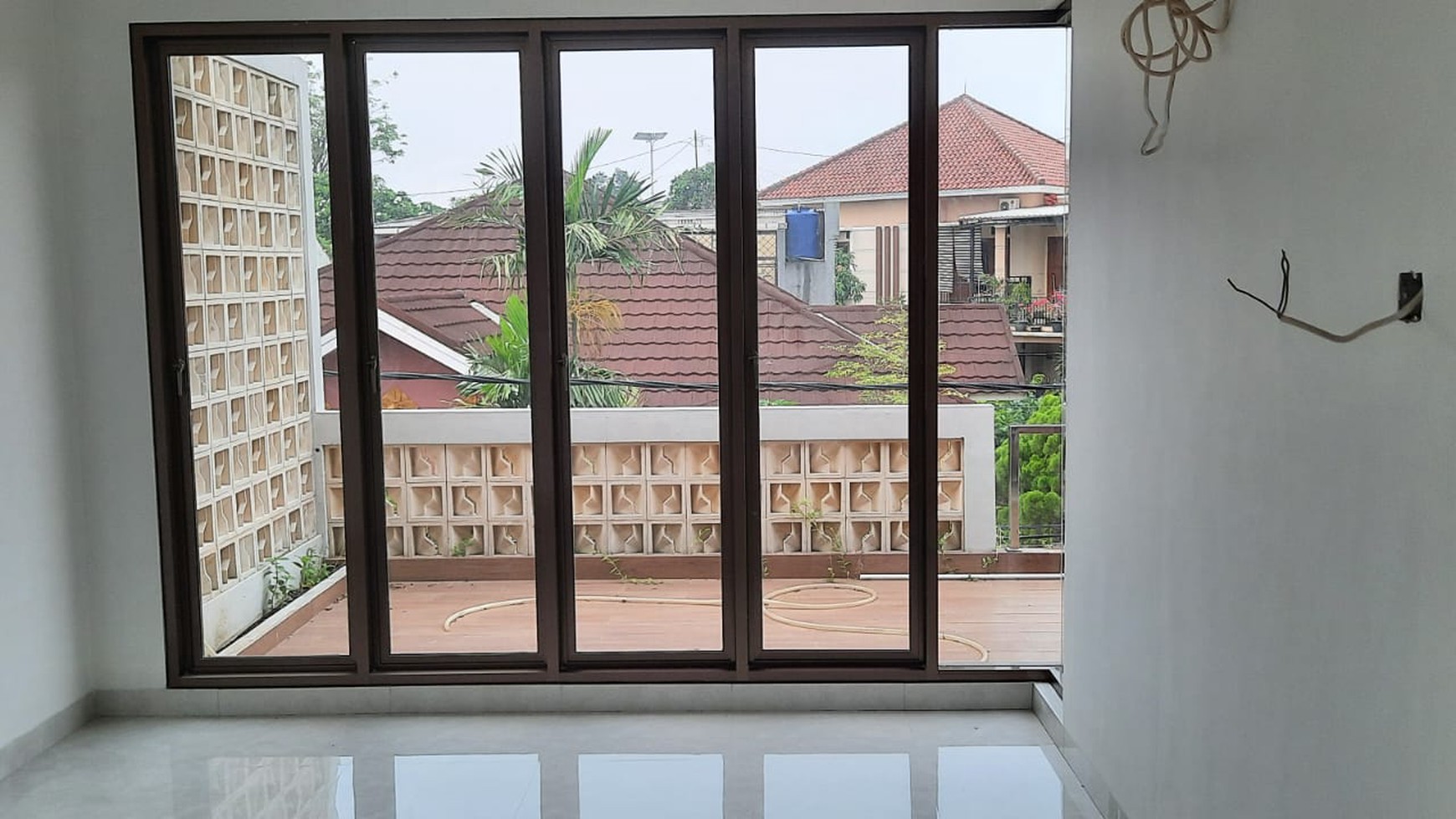 Rumah Baru Full Furnished, Siap Huni dan Strategis Dekat Stasiun Sudimara (Jombang)