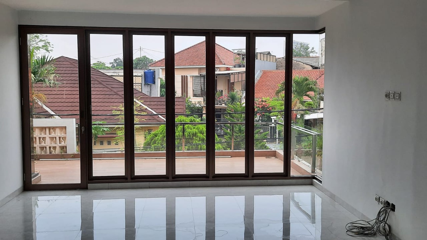 Rumah Baru Full Furnished, Siap Huni dan Strategis Dekat Stasiun Sudimara (Jombang)