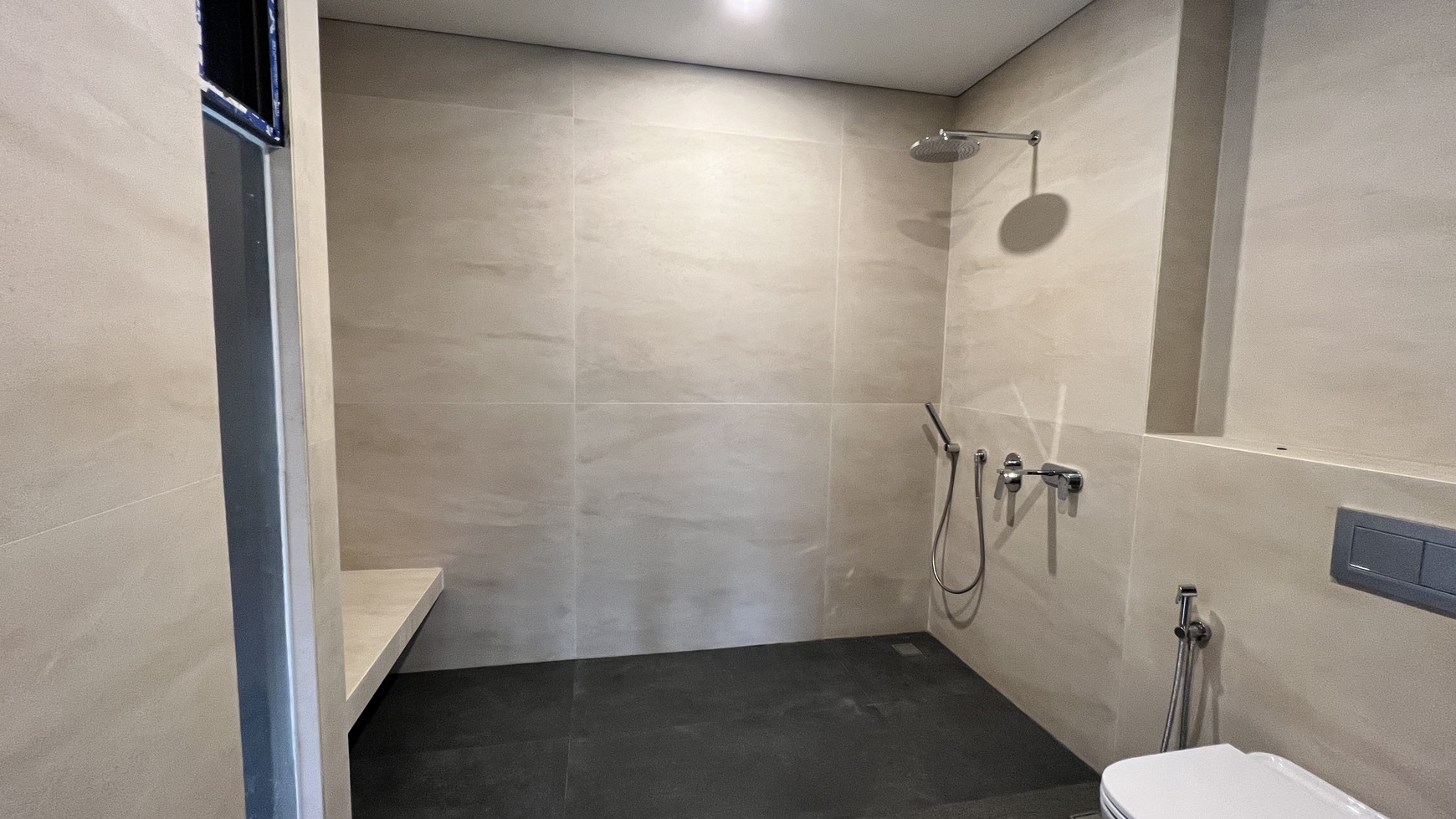 Modern Townhouse Baru Kemang private pool Kualitas premium dekat kemang raya 