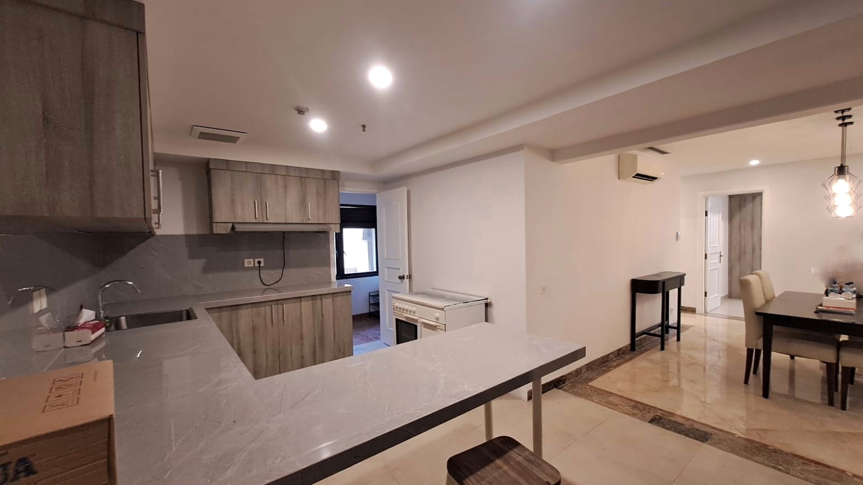 Apartemen Mewah & Strategis Kusuma Chandra SCBD / Luxury Apartment in SCBD Sudirman Jakarta 