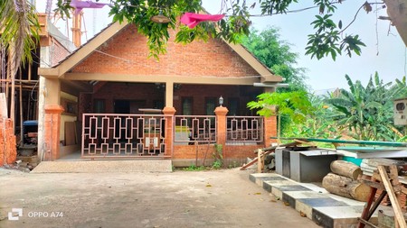 Rumah Lokasi Strategis dengan Tanah Luas @Pondok Kacang Timur, Pondok Aren