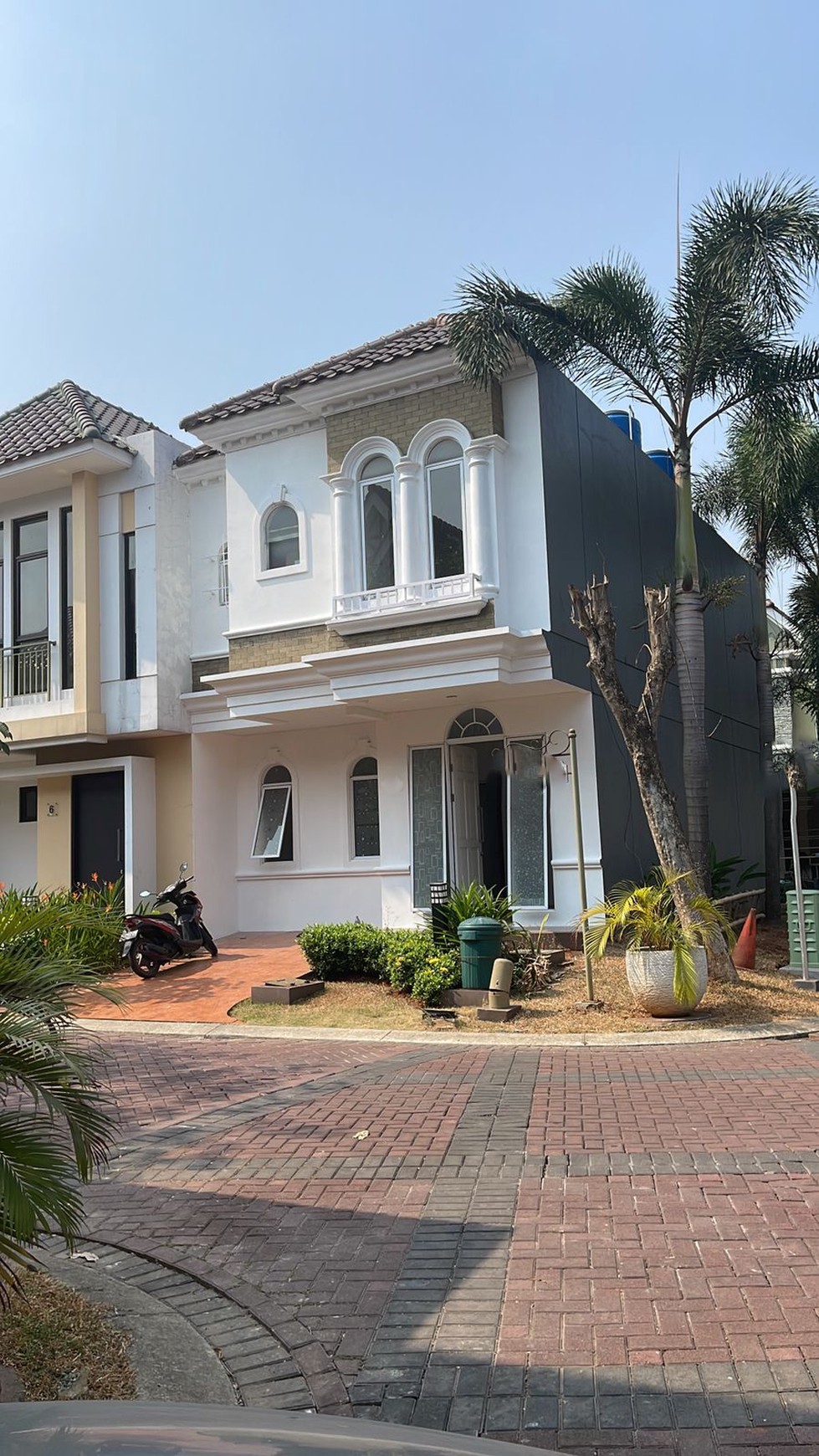 Disewakan Rumah Hook Siap Huni di Cluster Malibu Village, Gading Serpong