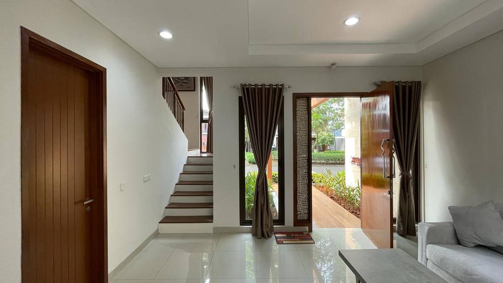 Di jual cepat Rumah renovasi Rapih De park BSD City