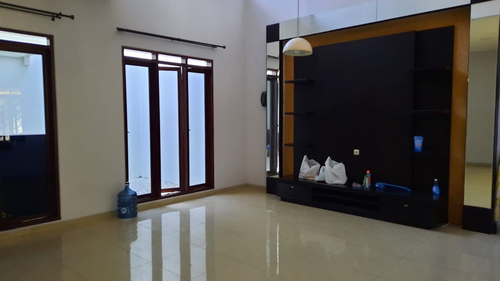 Rumah Asri Semi Furnished di Batununggal, Bandung