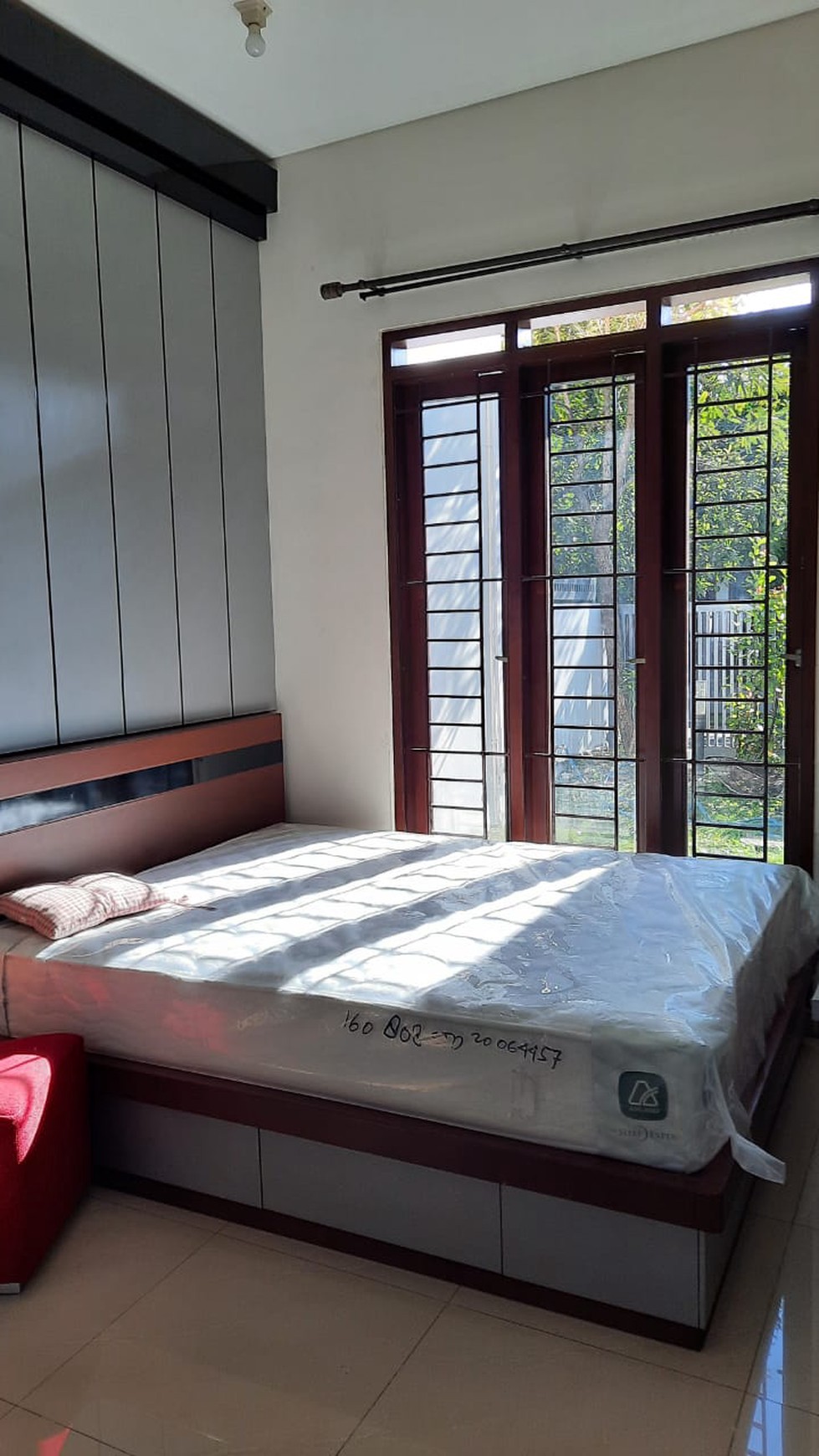 Rumah Asri Semi Furnished di Batununggal, Bandung