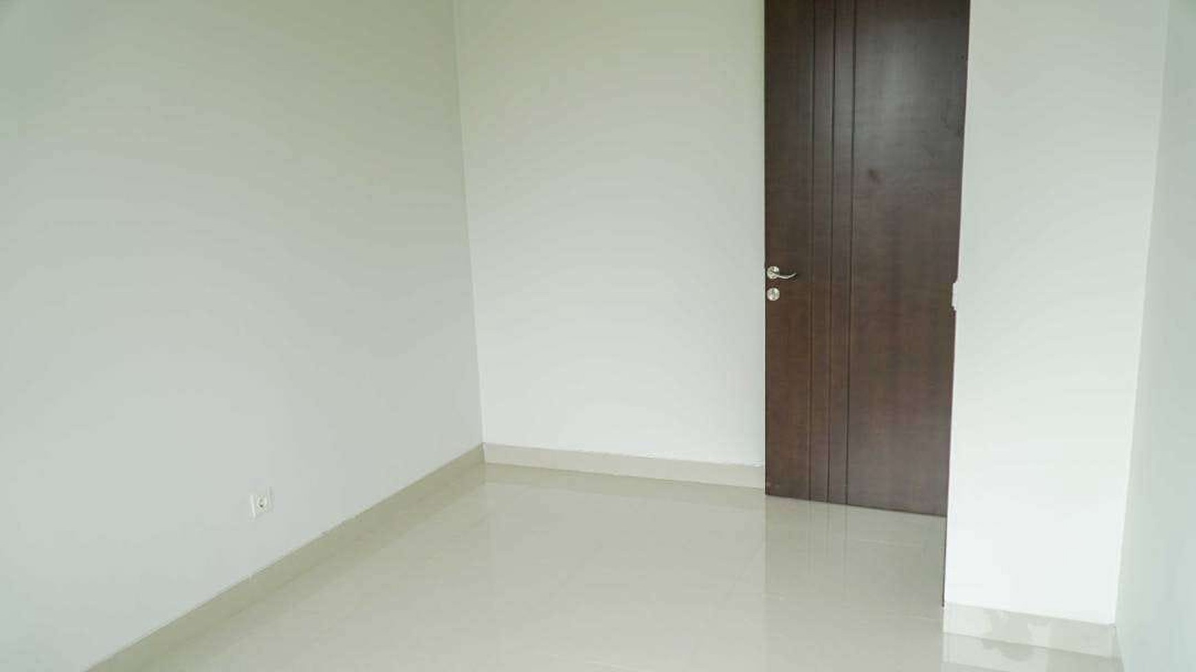 Jarang ada. Rumah Modern Minimalis Di Eminent Ingenia, BSD