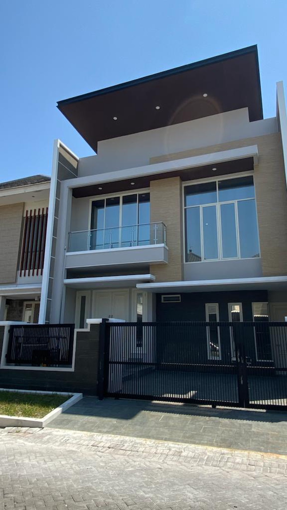 Rumah Baru Pakuwon City San Diego Surabaya Timur - New Modern 4+1 K.Tidur - SHM - Siap Huni 