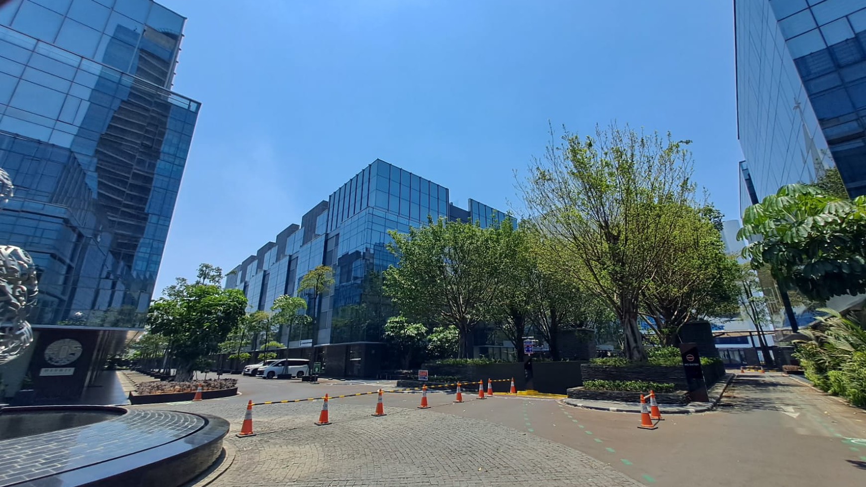 Ruko 5 lantai siap pakai, baru & mewah di lokasi bisnis modern Altira Business Park, Yos Sudarso, Sunter Jakarta Utara / A brand new luxurious 5-storey shophouse in Altira Business Park Sunter  #DD