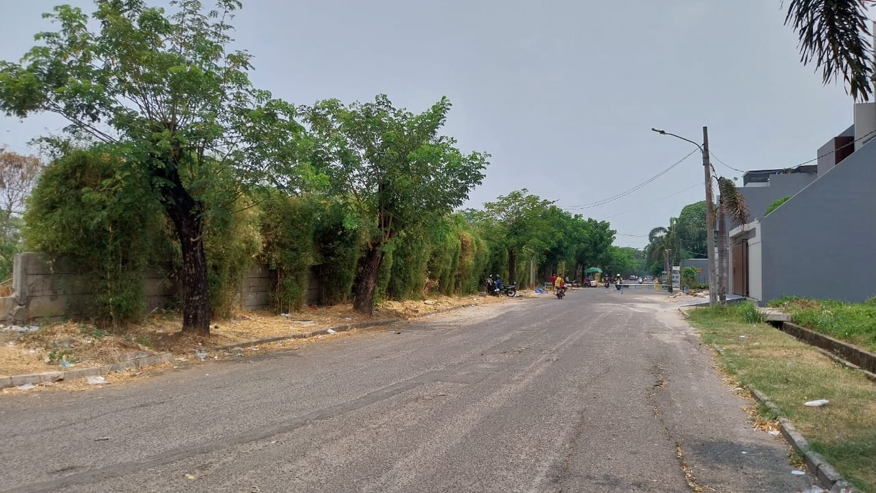 Tanah siap bangun di Komplek Taman Semanan Indah. Harga di bawah pasar