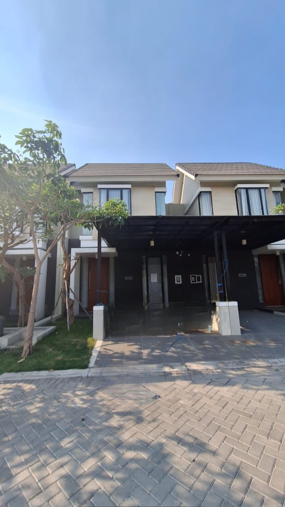 Rumah North West Citraland Surabaya + SEMI Furnished - Modern 2 Lantai - SHM