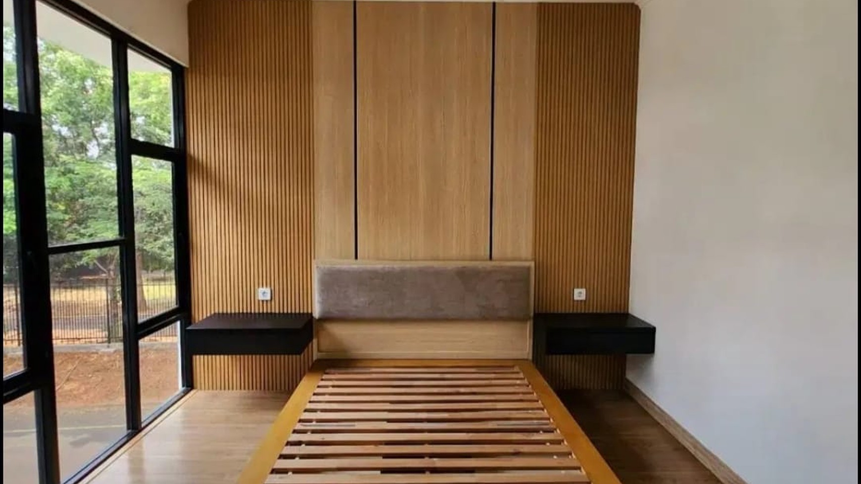 Dijual Rumah Baru Bangunan Mandiri The Icon