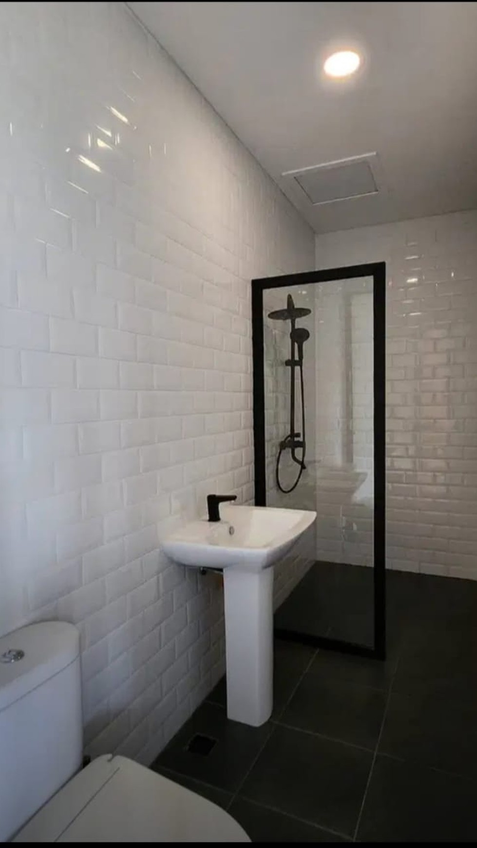 Dijual Rumah Baru Bangunan Mandiri The Icon