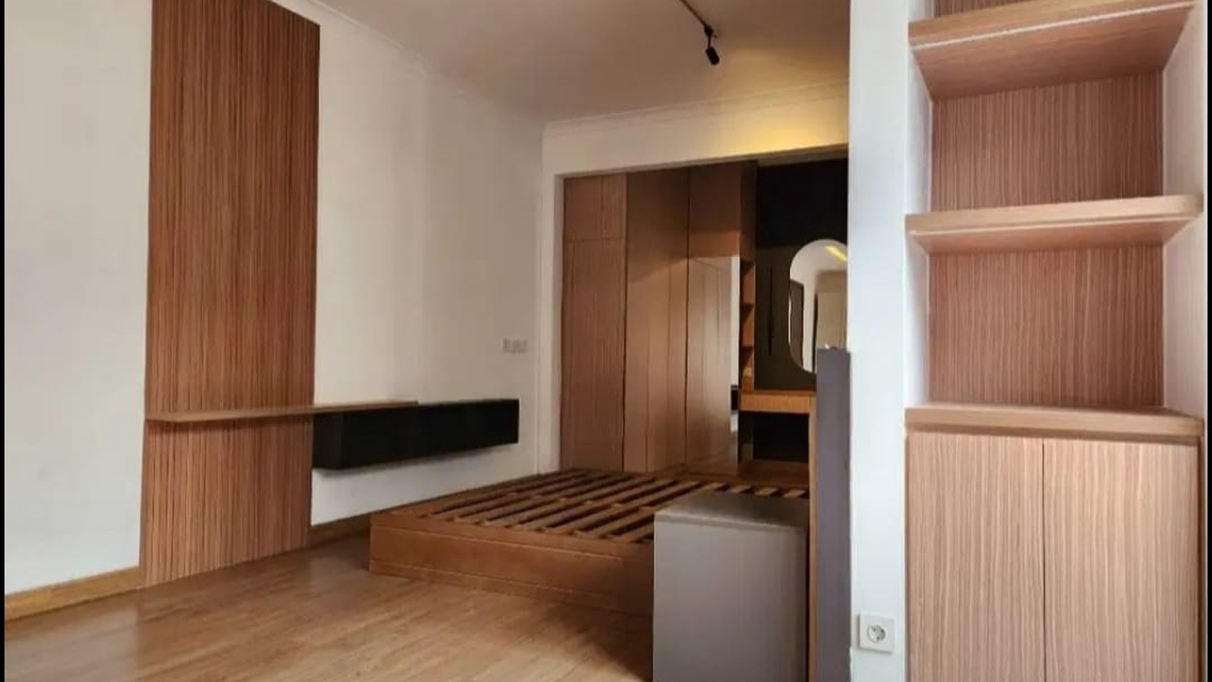 Dijual Rumah Baru Bangunan Mandiri The Icon