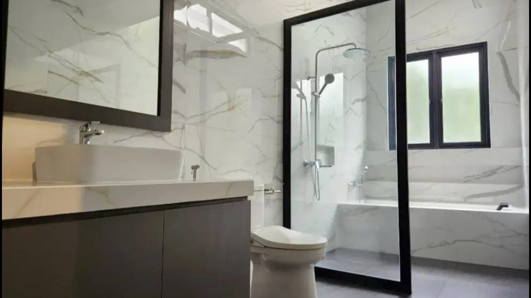 Dijual Rumah Baru Bangunan Mandiri The Icon