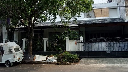 Rumah bagus siap huni di bintaro