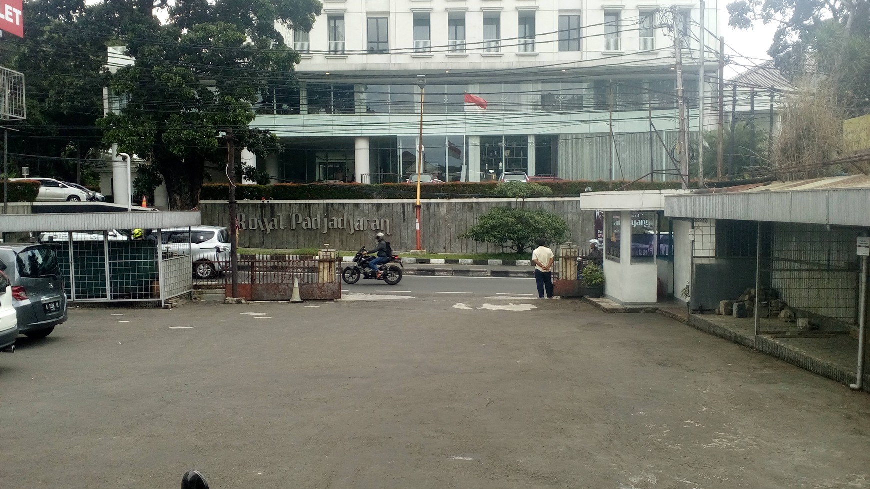 Disewakan gedung di jln pajajaran Bogor