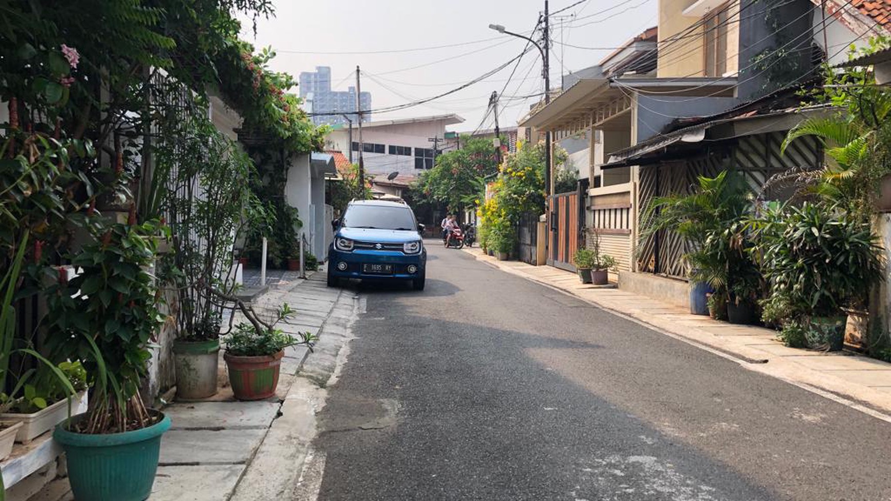 Rumah Hoek, Strategis dan 1 Rumah Kontrakan di Jl Pengairan Benhil, Jakarta Pusat 