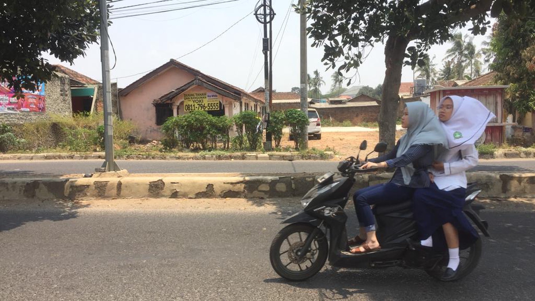 Tanah plus bangunan dijalur dua Jalan Kapten Abdul Hak Rajabasa Bandarlampung