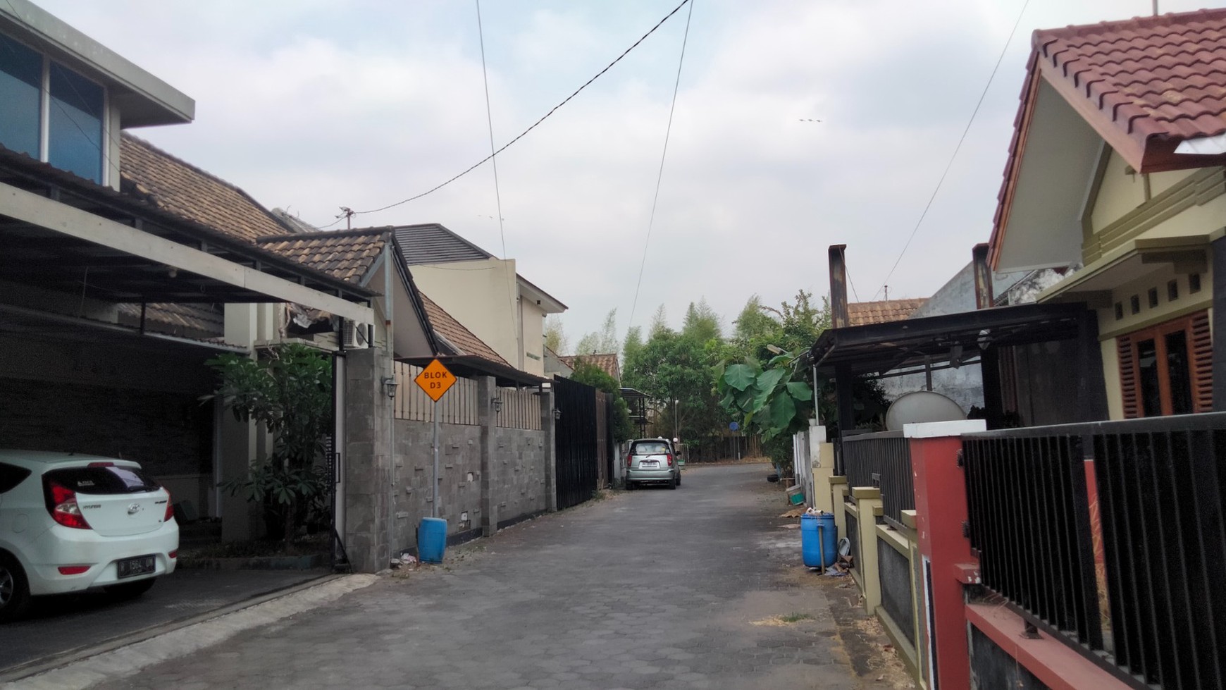 Rumah 2 Lantai Dalam Perum Amanusa Regency Wedomartani Sleman 