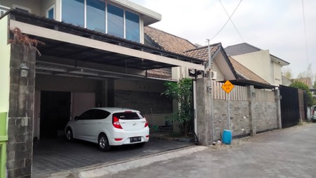 Rumah 2 Lantai Dalam Perum Amanusa Regency Wedomartani Sleman 