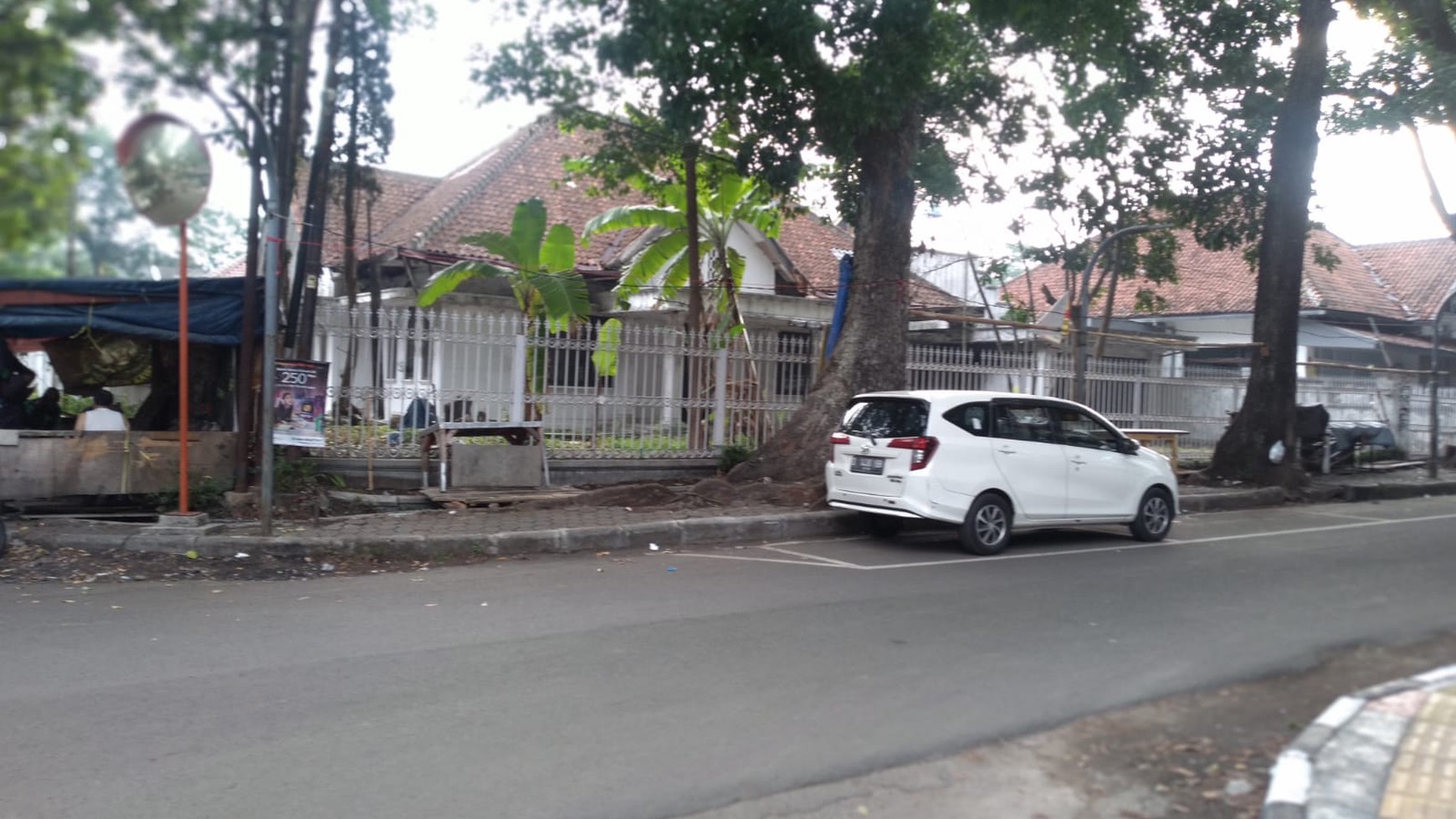 Rumah Hitung Tanah di Sayap Gatot Subroto, Bandung Kota