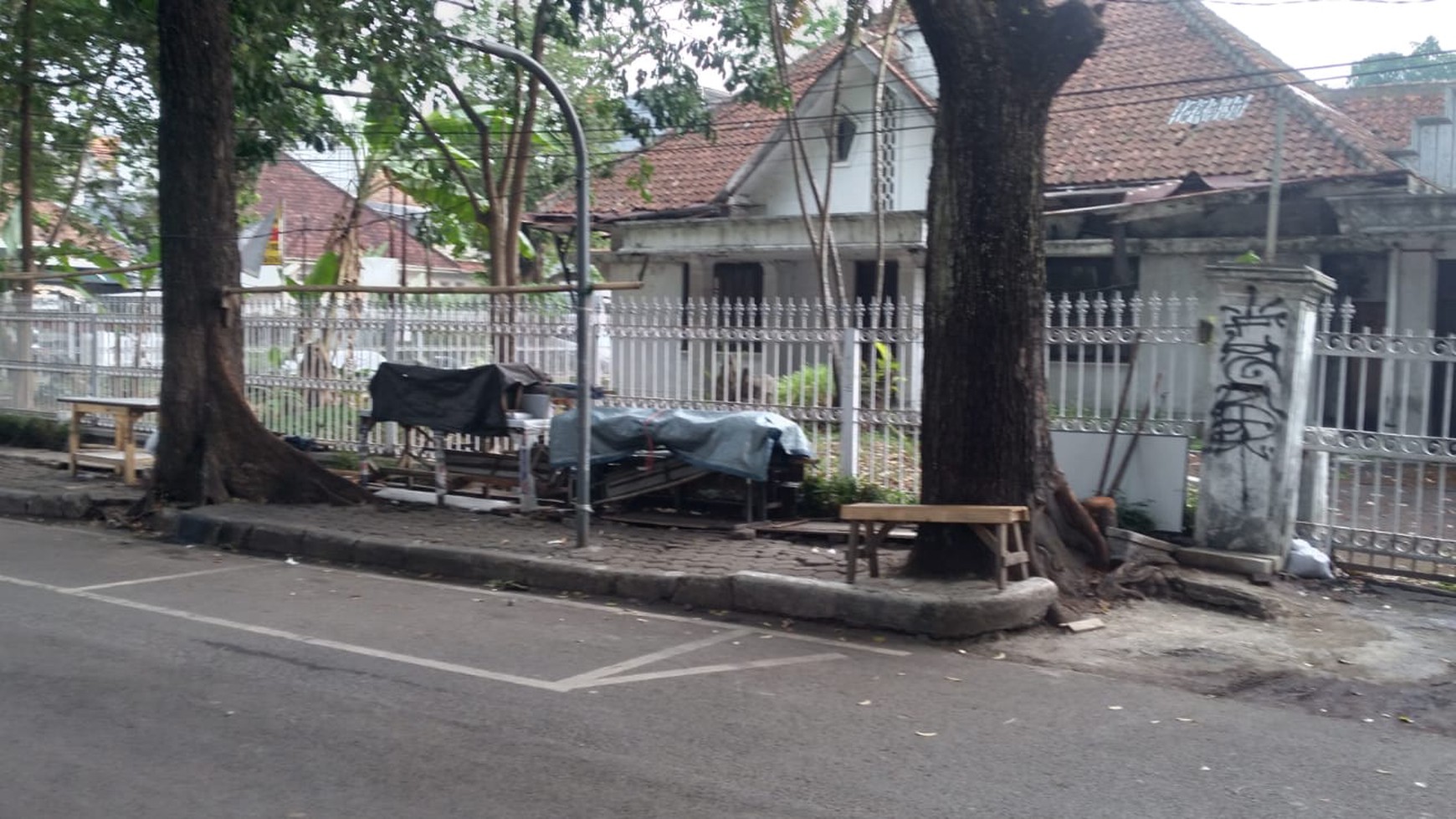 Rumah Hitung Tanah di Sayap Gatot Subroto, Bandung Kota