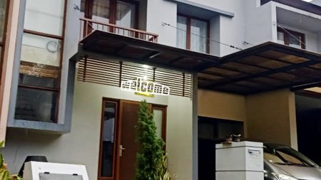 Rumah Bagus Di Emerald Town House Bintaro Jaya Sektor 9