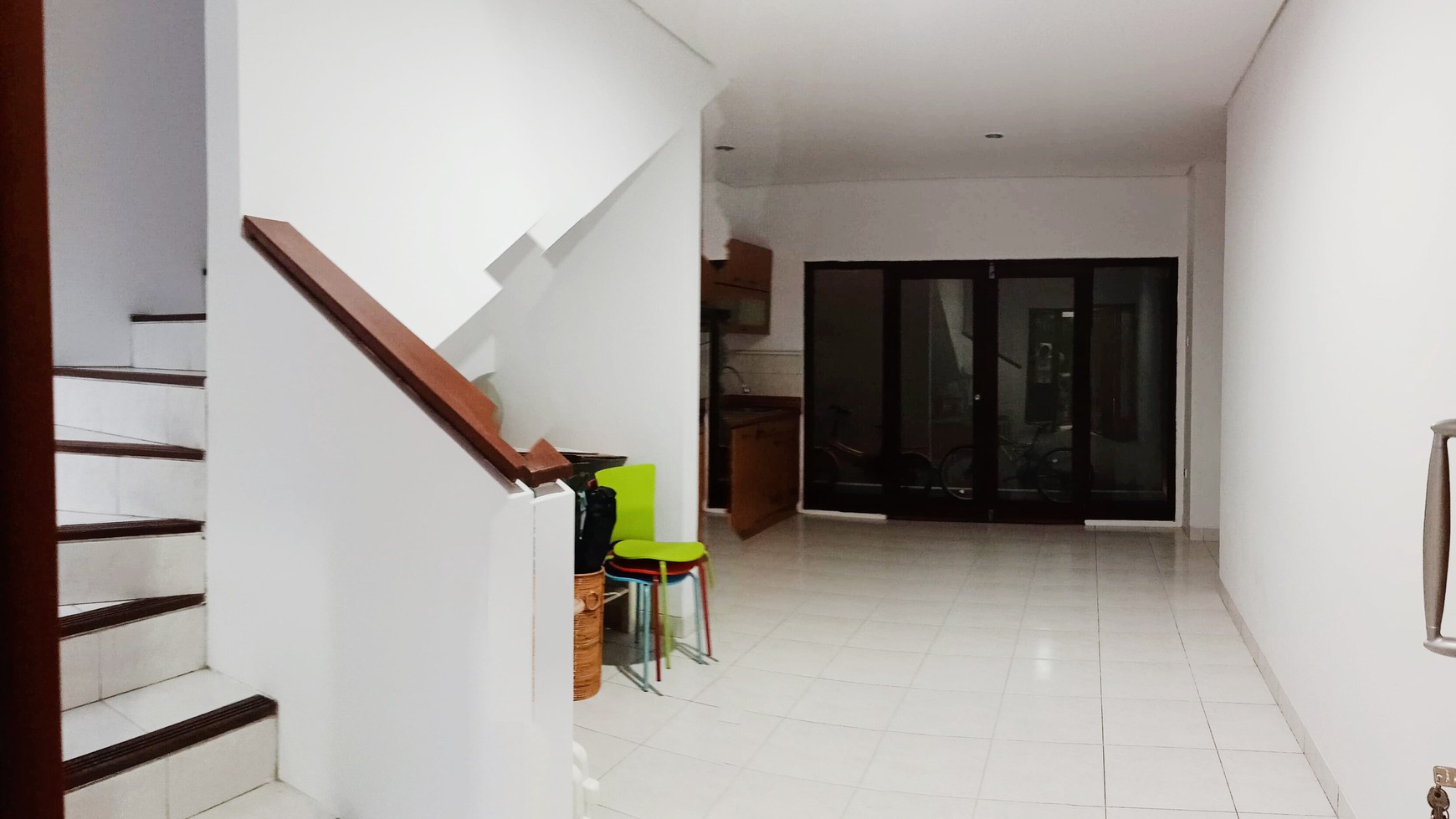 Rumah Bagus Di Emerald Town House Bintaro Jaya Sektor 9