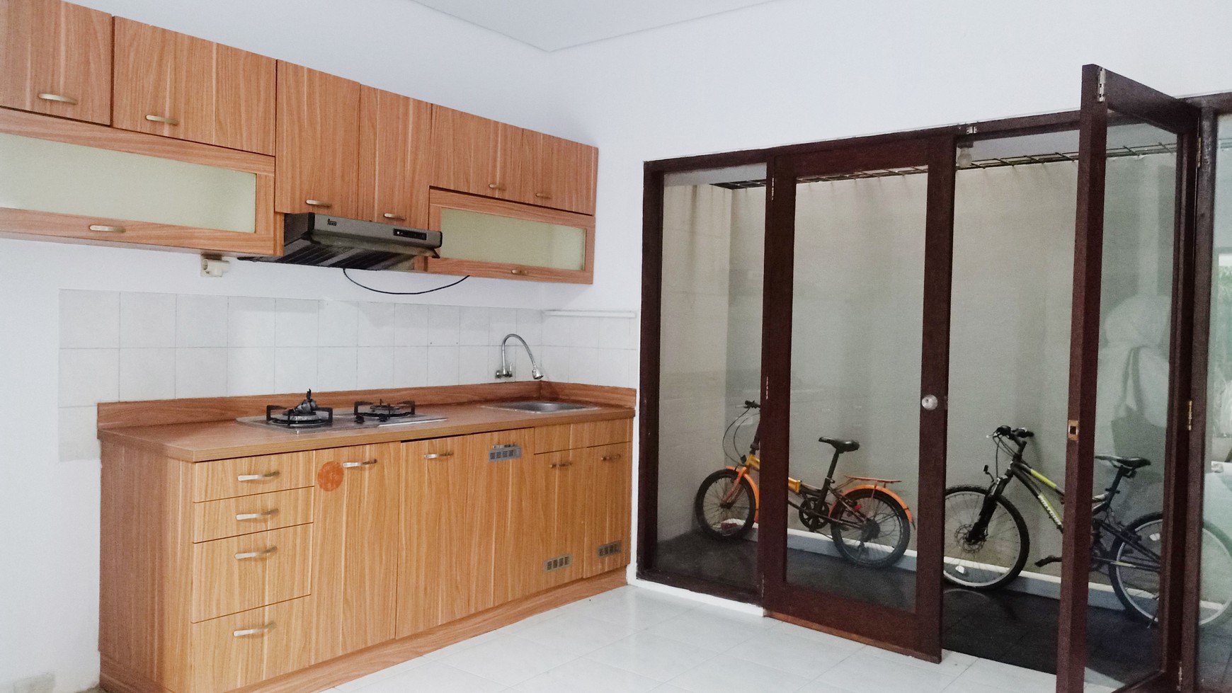 Rumah Bagus Di Emerald Town House Bintaro Jaya Sektor 9