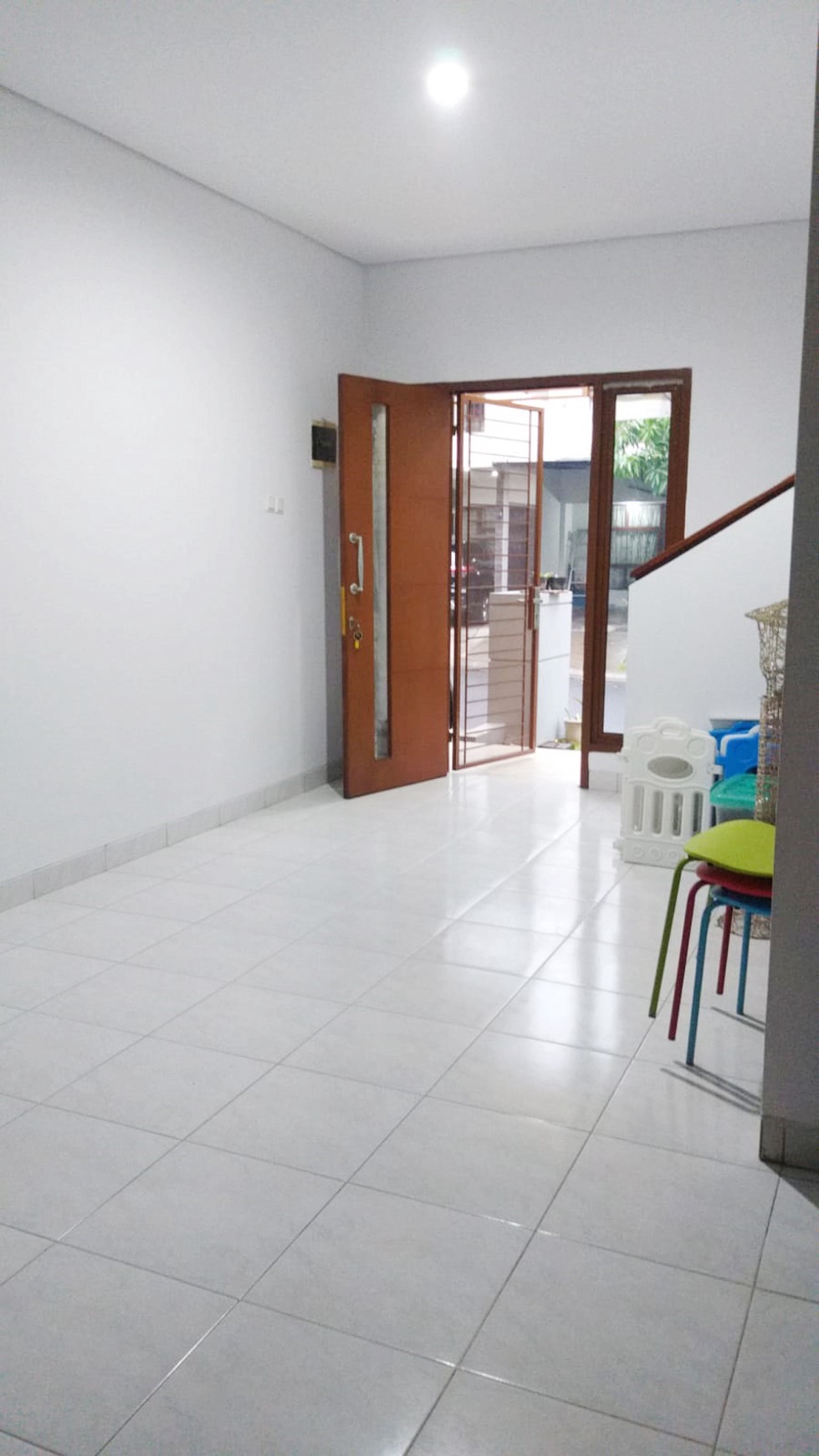 Rumah Bagus Di Emerald Town House Bintaro Jaya Sektor 9