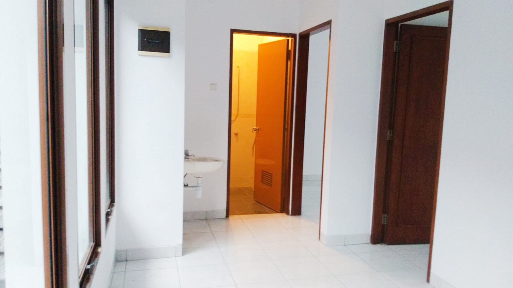 Rumah Bagus Di Emerald Town House Bintaro Jaya Sektor 9